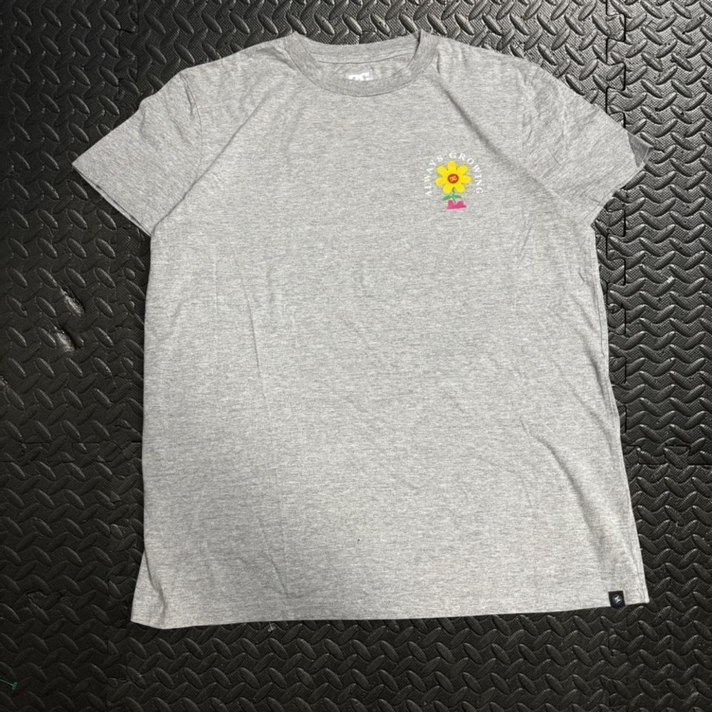 Vintage DC Shoes Always Growing Tee